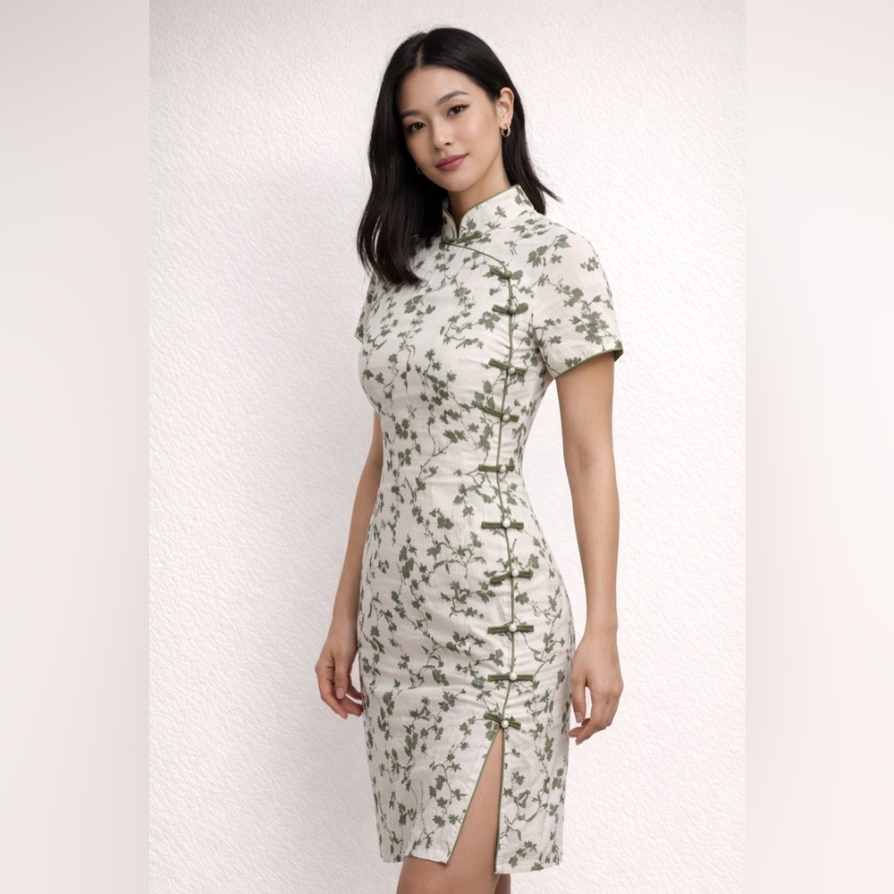 🌹 Luxe Floral Brocade Qipao Dress | Asian Cheongsam Style | Satin Silk Look 🌹 - Picture 2 of 6